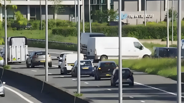 Spookrijdende automobilisten op de A28 proberen file te ontlopen