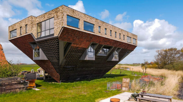 Voor € 419.000 woon jij in een zeer bijzonder appartement in het Friese Workum