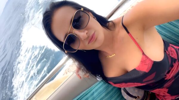 Nicol Kremers nieuwe agency denkt blijkbaar dat het vandaag zondag is