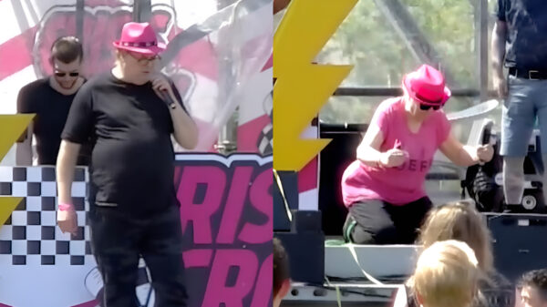 Romana verpest optreden van Zanger Rinus: "Ik wil in het reuzenrad!"