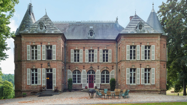 Voor slechts €695.000 ben je al kasteelheer in het Franse Chateau d'Heucourt