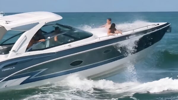 Vriendin wordt overboord geslingerd tijdens een middagje varen op zee