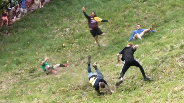 Meerdere blessures na jaarlijkse 'Cheese Rolling' in het Engelse Gloucestershire