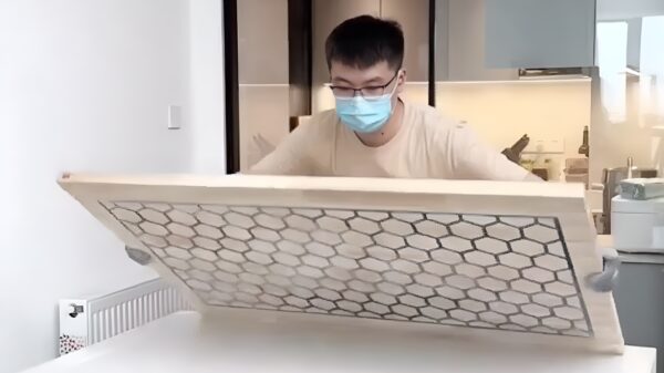 Als je iets teveel tijd hebt en de tafel van de toekomst in elkaar knutselt