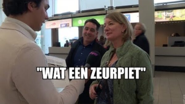 Zielig: BN'er Petertje r. de Vries heeft te weinig beenruimte en klaagt bij Transavia