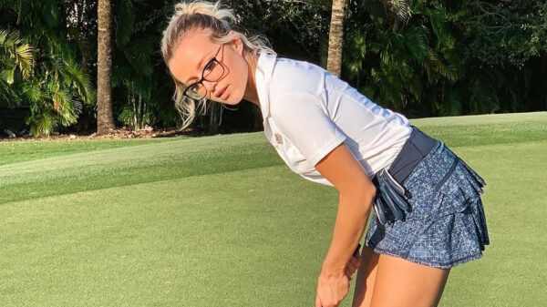 De blonde Pati Kayy laat je zien hoe verdomd mooi golf kan zijn