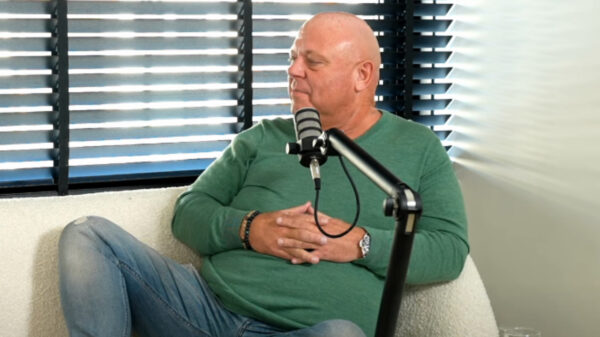 Je gelooft nooit hoe Peter Gillis er vroeger heeft uitgezien