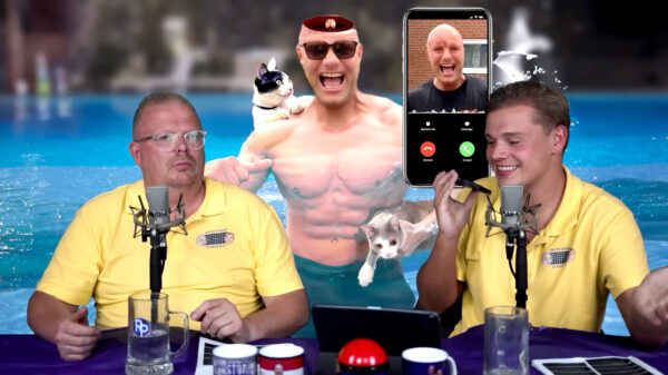 Jan en Dennis bellen met Alex Soze naar aanleiding van het zwembadincident