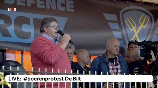 LIVE: boerenprotest deel II - de bezetting van het RIVM en het Binnenhof