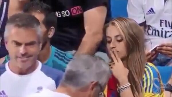 Peuterende Pleuni vist naar bewijs dat vrouwen ook gewoon viespeuken zijn