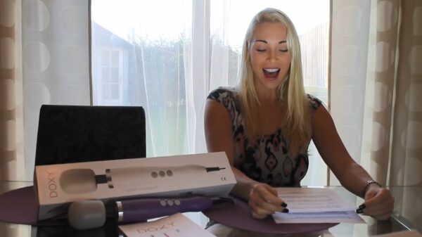 Victoria vertelt (met de nodige moeite) hoe je haar favoriete driegangenmenu kunt bereiden