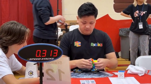 Het wereldrecord Rubik's Cube oplossen is verbeterd naar een bizarre 3,13 seconden