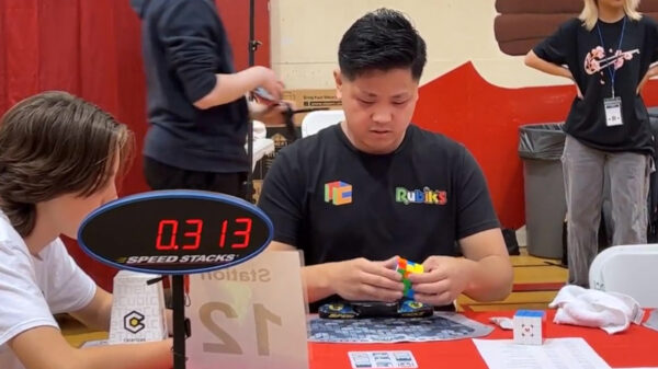 Het wereldrecord Rubik's Cube oplossen is verbeterd naar een bizarre 3,13 seconden