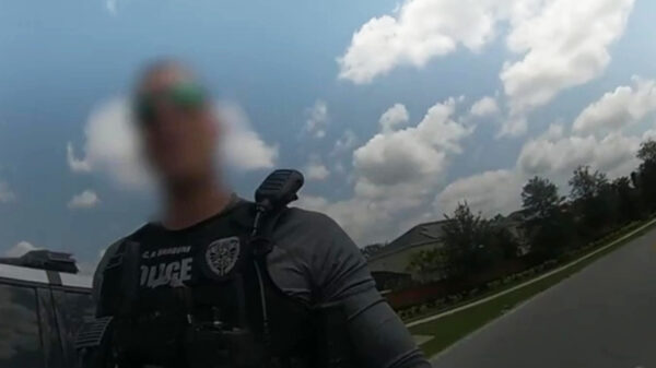 Amerikaanse agent houdt collega aan omdat 'ie veel te hard rijdt