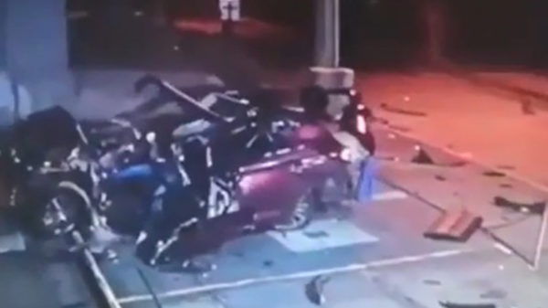 Automobilist is Unbreakable en stapt wonderbaarlijk uit auto na horror-crash