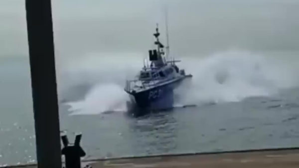 Bestuurder van politieboot is parkeerbaas van de dag