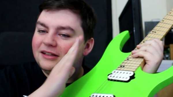 Protip voor gitaristen: koop altijd een groene gitaar