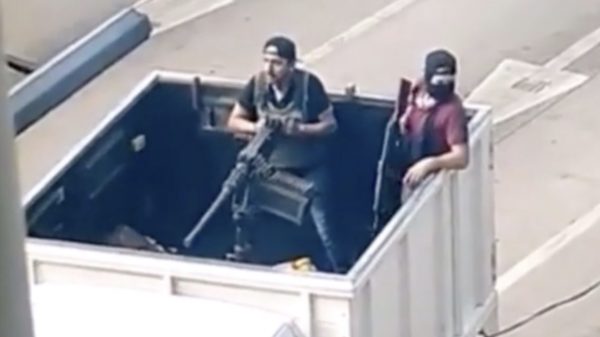 El Chapo's zoon opgepakt door politie maar meteen weer bevrijd door het drugskartel