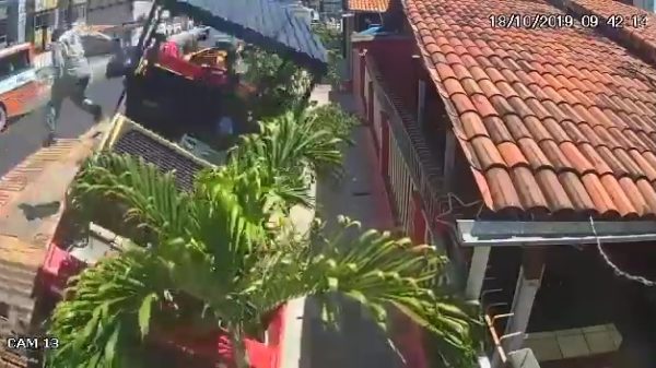 Een wals op een oplegger rijden valt nog niet mee