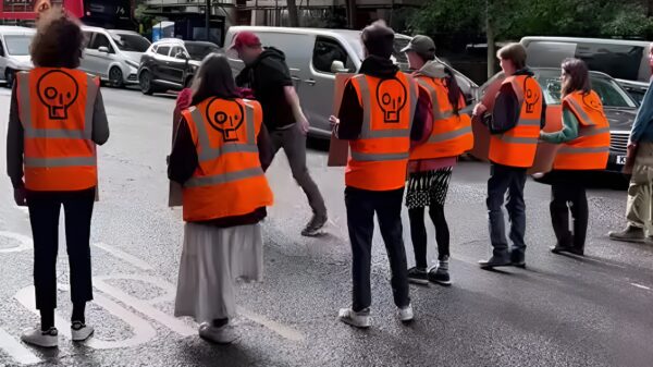 Just Stop Oil-demonstrant aangevallen in Londen vanwege 'in gevaar brengen zwangere vrouw'