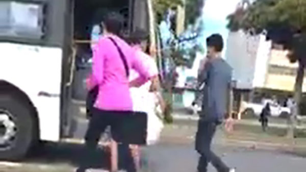 Buschauffeur kan grapje niet echt waarderen