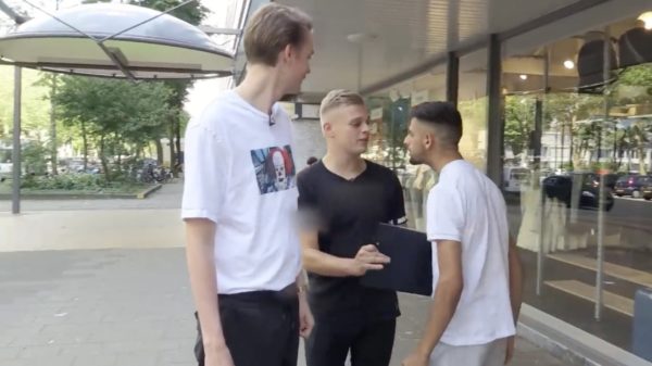 Bram en Dennis to the rescue: Turkse oplichters dreigen met handgranaat