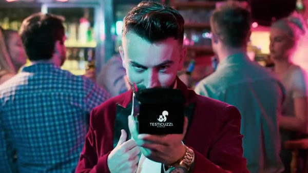 Het ultieme relaxen doe je met je ballen in de Testicuzzi