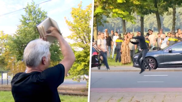 Pegida-voorman Edwin Wagensveld met stenen bekogeld na verscheuren Koran voor Turkse ambassade
