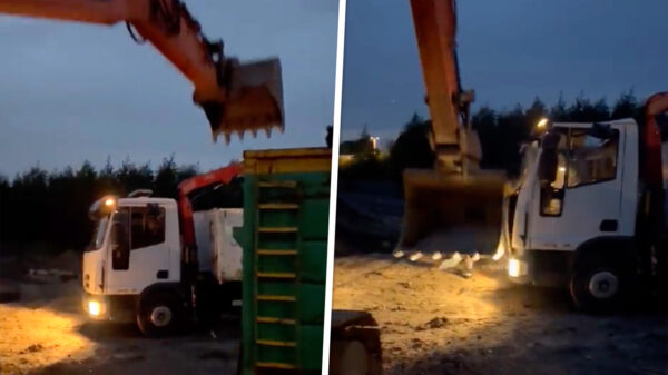 Man in graafmachine neemt wraak op illegale afvaldumper in vrachtwagen