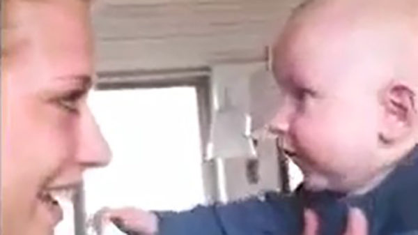 Kersverse moeder is iets minder blij met baby