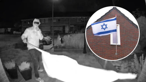 Urkers 'strijdbaar' nadat Israëlische vlaggen van een aantal huizen zijn gerukt