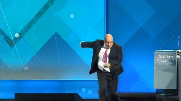Duitse minister van Economische Zaken Peter Altmaier gaat pijnlijk hard op z'n plaat