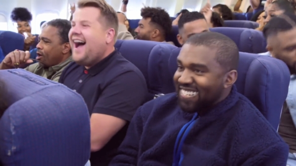 Kanye West doet Carpool Karaoke met James Corden in vliegtuig