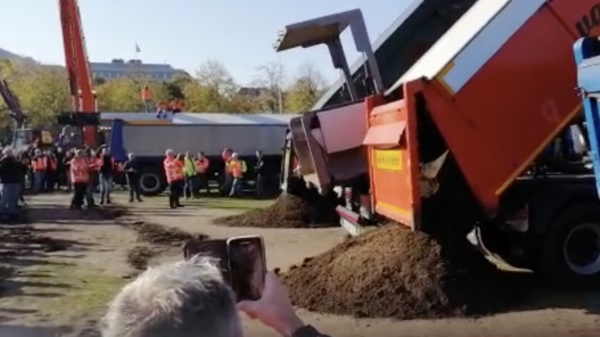 Een gezellig dagje #bouwprotest op het Malieveld in Den Haag