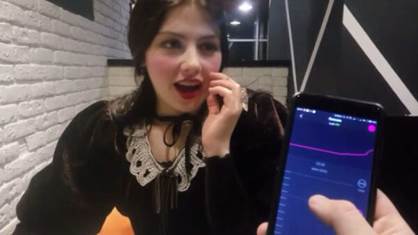 Uit de oude trildoos: je vriendin op afstand kunnen besturen