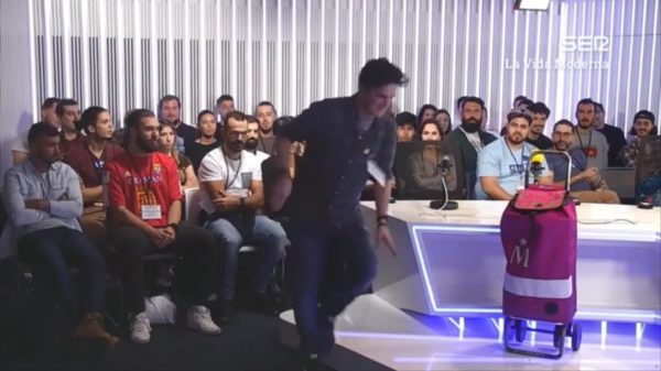 Spaanse drankbak besluit studio te verlaten met een knetterharde faceplant