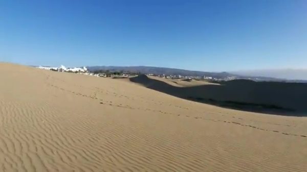 Als je in de woestijn tijd teveel hebt en een belangrijke boodschap achter wil laten