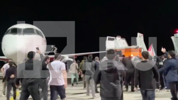 Anti-Joodse menigte in Dagestan bestormt vliegtuig na aankomst uit Tel Aviv