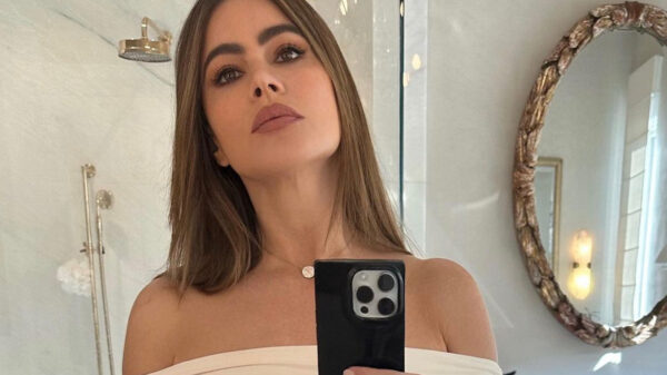 Sofia Vergara verbluft haar volgers met fotoshoot in verschillende bodysuits