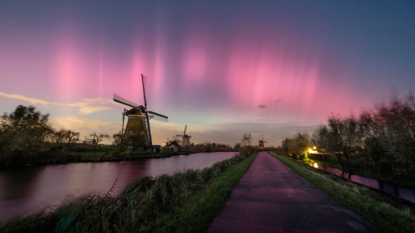 Uniek natuurverschijnsel: het noorderlicht steelt de show boven Nederland