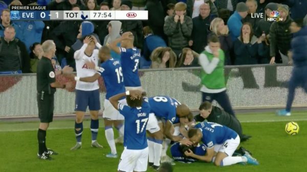 Engeland in de ban van horrorblessure Andre Gomes: Son helemaal van slag