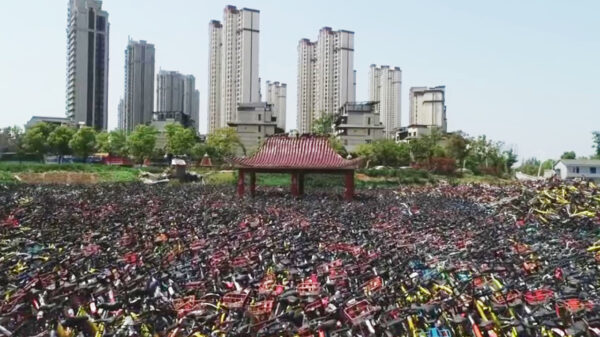 Een bizar kijkje op een van China's zogenaamde fietsenkerkhoven