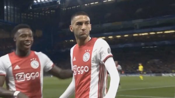 De bizarre goal van Hakim Ziyech tegen Chelsea (1-3)