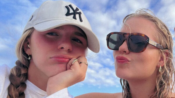 Video: Lies Zhara en Marijn Kuipers zoenend in zwembad betrapt