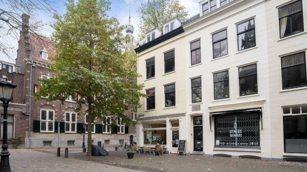 Opknappertje kopen? Voor € 995.000,- heb je dit afgetrapte studentenhuis