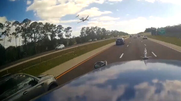Nieuwe dashcambeelden van de dodelijke vliegtuigcrash in Florida