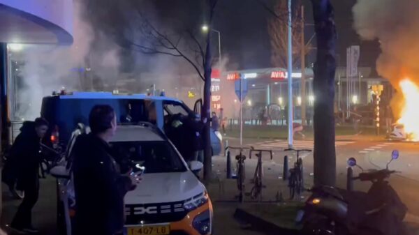 Massale vechtpartij tussen Eritreeërs in Den Haag, politie zet traangas in