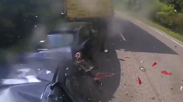 Vrachtwagenchauffeur mag na lompe crash 18 maanden de bak in