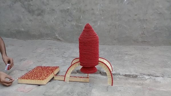 Met 100.000 lucifers kun je prima een dikke ruimteraket bouwen