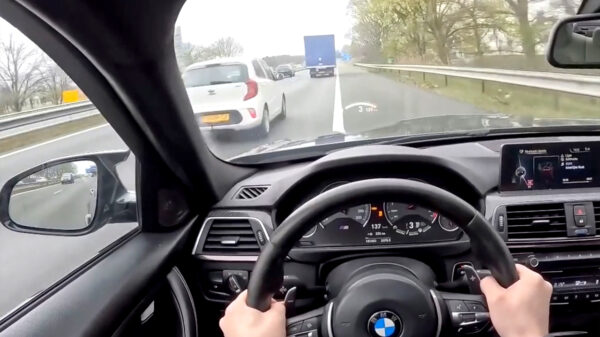 BMW-rijder bevestigt vooroordeel en slalomt asociaal door het verkeer